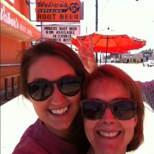 Meet your Posher, Debbie